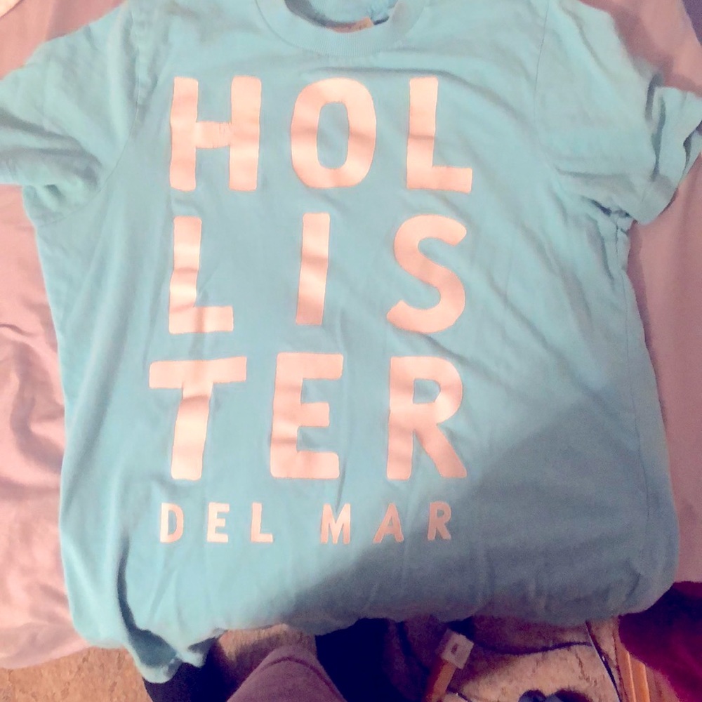 Hollister t-shirt